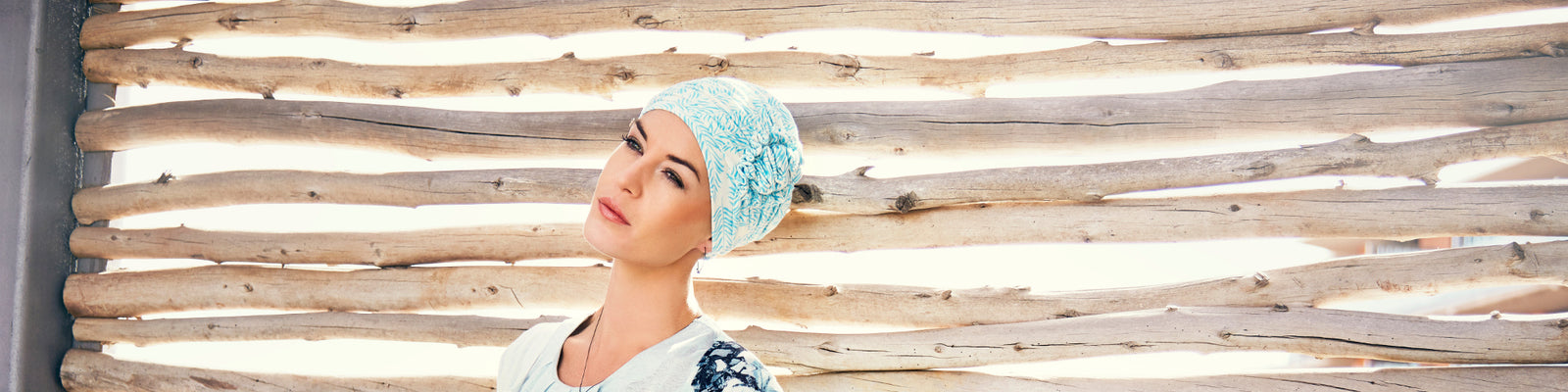 Lotus - il copricapo con fiore laterale